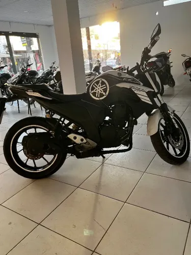 YAMAHA FZ25 FAZER
