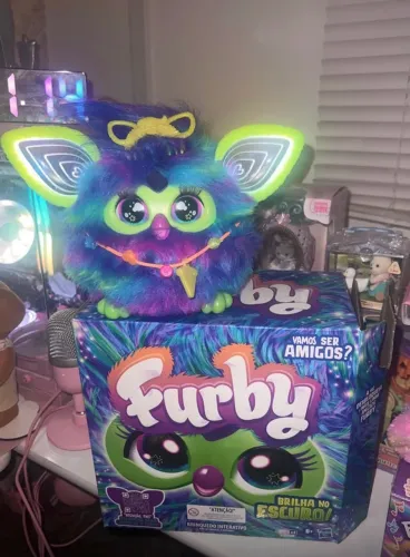 Furby fala em português 
