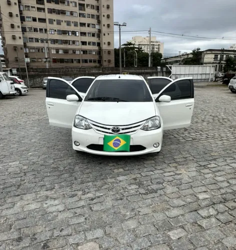 Toyota Etios XLS 1.5 Flex 16V 5P Mec. 2013