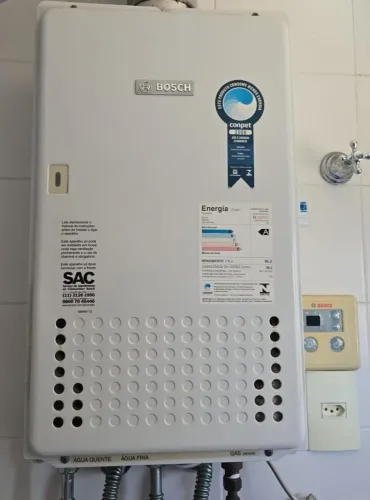 Aquecedor Bosch com painel digital 