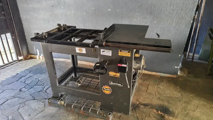 Esquadrejadeira Baldan tamanho 1 monofásico 2 CV