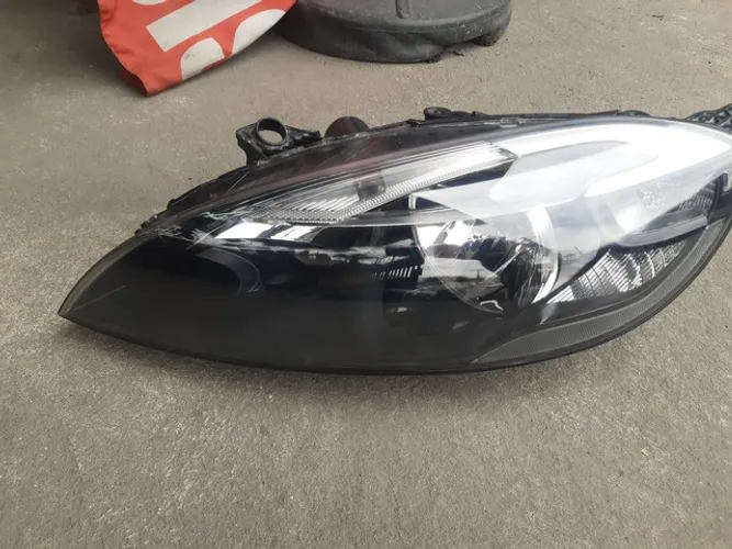Farol do Volvo v40