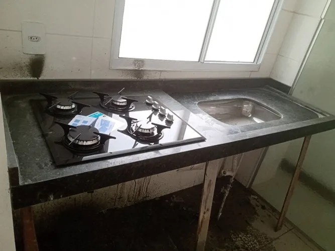 Bancadas em mármores e granito