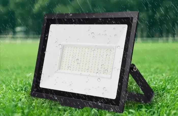 Refletor Ultra LED 200w IP66 6500K - Quadra - Estacionamento
