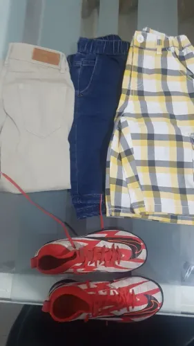  Combo de roupas, maior parte das peças ZARA, $350