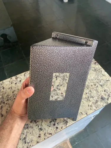 Suporte inclinado para interfone