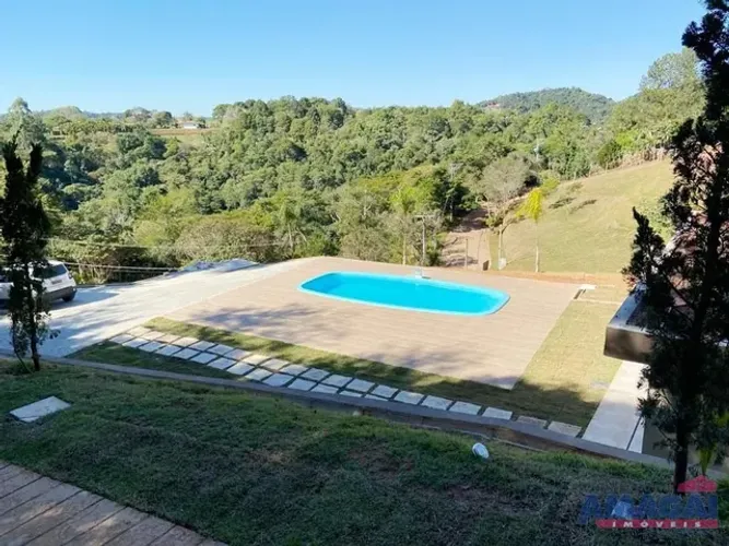 Linda chacara no condominio Recanto dos Pássaros