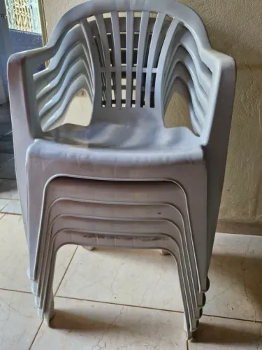 Vendo cadeiras de plástico