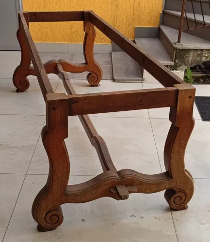 Base de mesa em cerejeira para sala grande ou área gourmet.