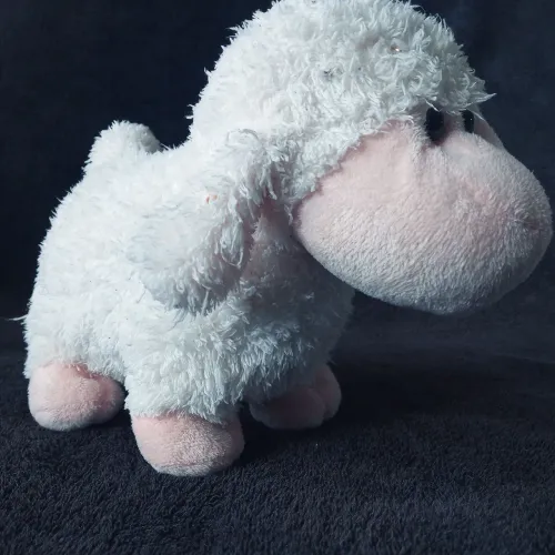 Pelúcia de Ovelha antiga importada linda e fofa em ótimo estado .