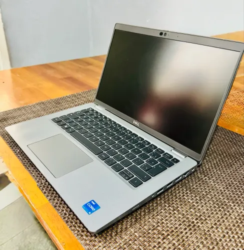 Notebook Dell core i5 de 12ª geraçao  8GB Ram 256GB  ssd Nvme M.2 teclado retroiluminado