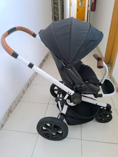 Carrinho de bebê Rachel Zoe Quinny (c/ bebê conforto)