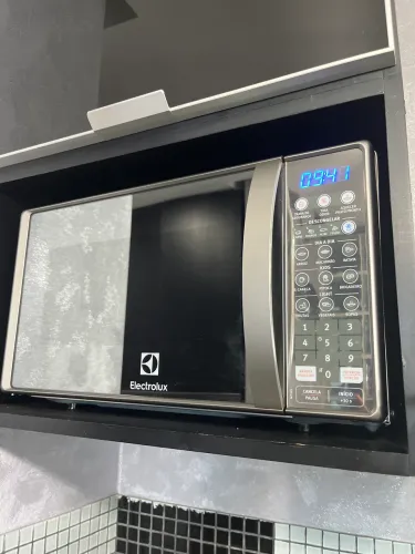 Microondas Eletrolux na garantia 23l