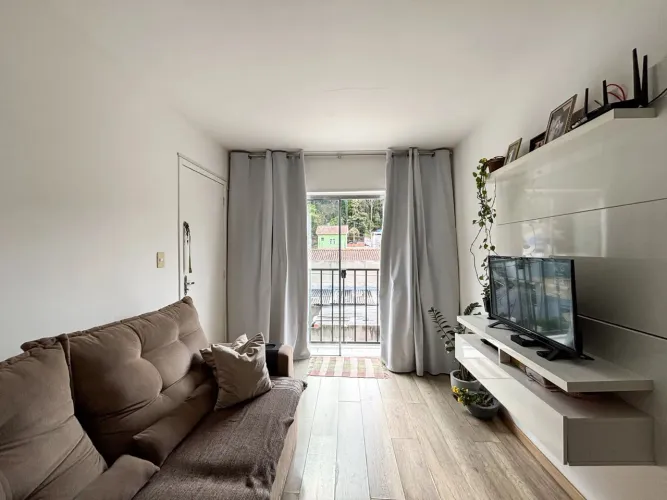 2 quartos em prédio familiar do Marilândia para venda