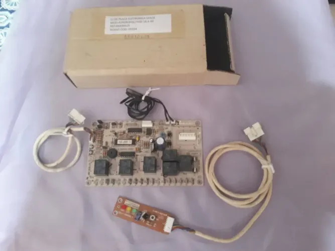 Vendo placa eletrônica de ar condicionado piso teto springer, modelo 42XQB/XQC/XQD