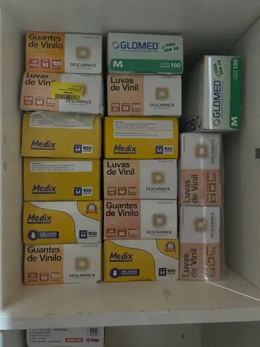 10 Luvas de Vinil Médicas - Descarte Único - 100 unidades