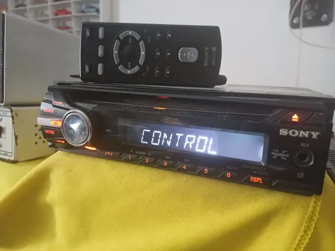 Som Auto Sony CDX-GT267X ( NÃO TEM USB) LEIA O ANÚNCIO 