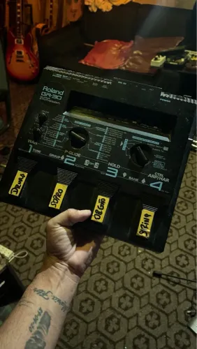 Roland GR-30 Guitar Synthesizer mídi 