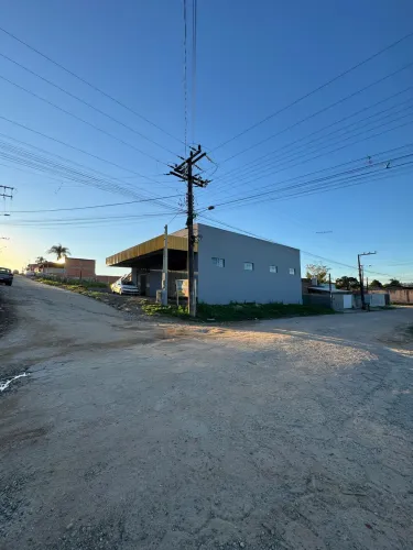 Alugo Galpão para fins comerciais  