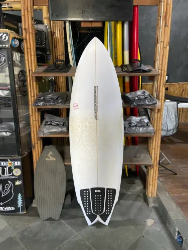 Prancha de surf UB 5.7 cod 108