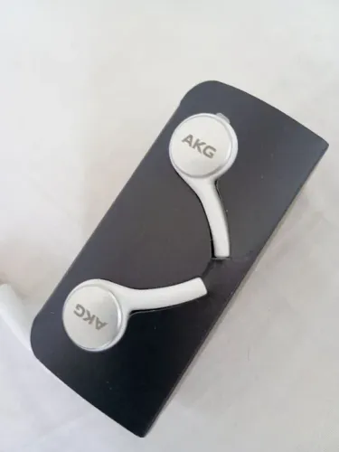 Fone de Ouvido AKG Original
