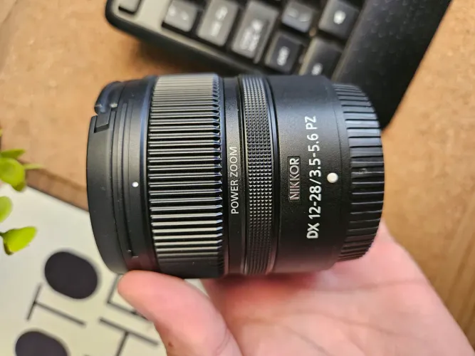 NIKON DX 12-28 / 3.5-5.6 PZ - Nikon Z Mirrorless 