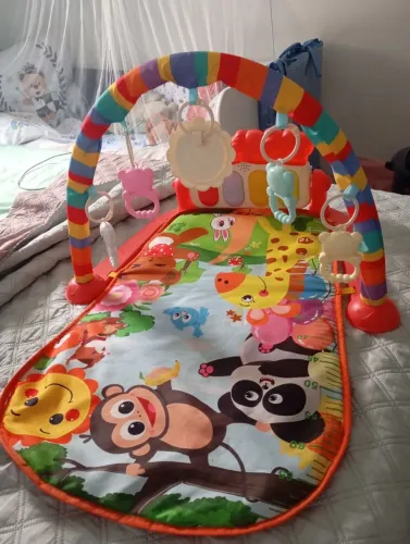 Tapete de atividades para bebê