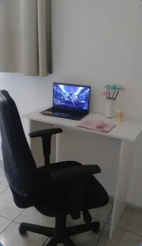 Mesa de Escritório Branca Compacta
