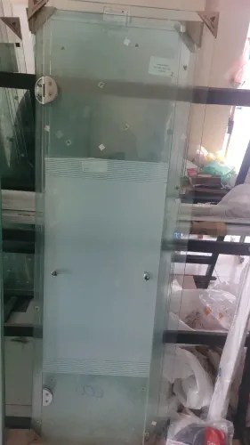 Vidro usado mesa e box