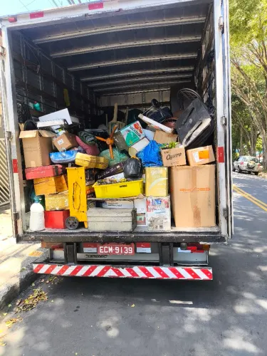 Descarte de móveis velhos cata bagulho zona leste 