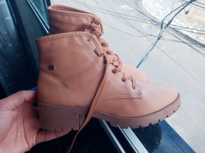 Bota - tamanho 31/32