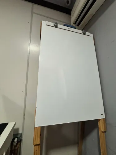 Vendo cavalete quadro branco 100$ aceito oferta 