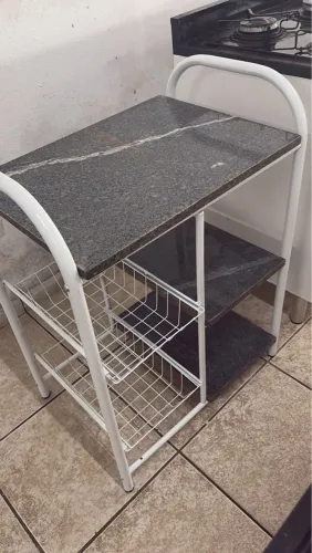 Prateleira de Metal com Tampo de Granito