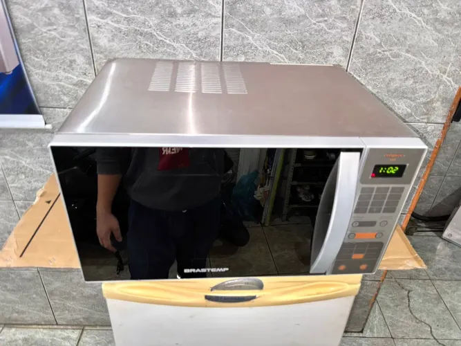 MICROONDAS BRASTEMP INOX 40 LITROS