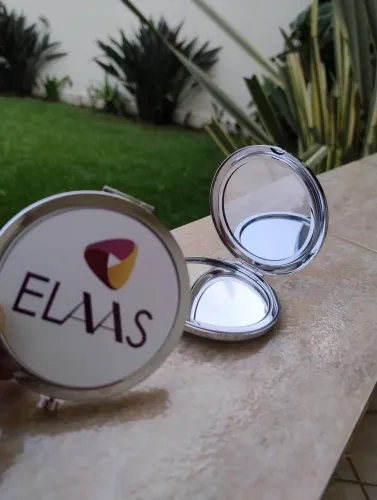 Espelho de bolsa com sua logo marca gravada