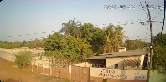 Vendo chácara com duas casas.
