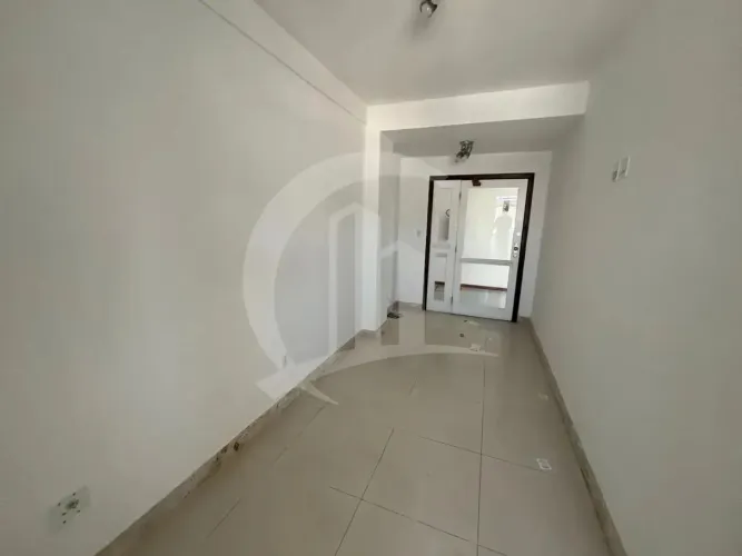 Oportunidade Única: Sala Comercial de Alto Padrão no Centro Médico Dr. José Augusto Barret