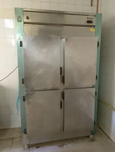 Geladeira Industrial 4 Portas Gelopar