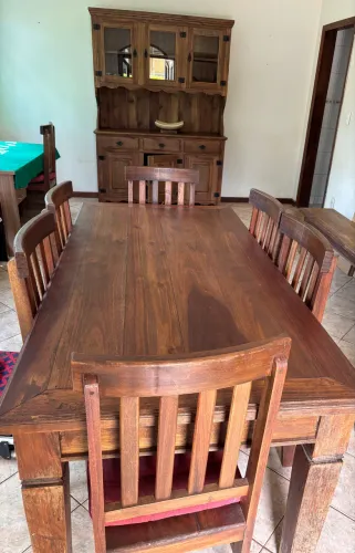 Conjunto mesa, 6 cadeiras,  e armário, madeira rústica 