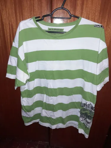 Camisa Quiksilver Verde e Branca G