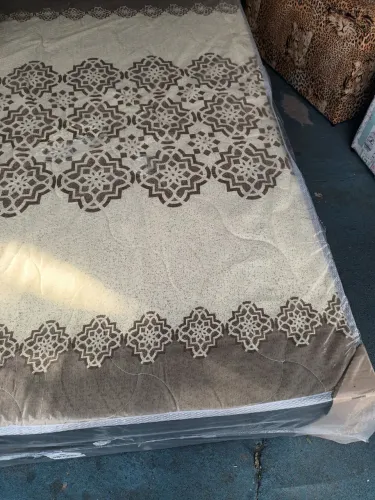 Cama Box solteiro com Detalhes em Crochê - Novo