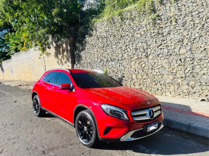 Mercedes-Benz GLA 200 Adv. 1.6/1.6 TB 16V Flex Aut. 2015