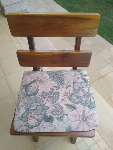 Mesa de Jantar de Madeira Maciça