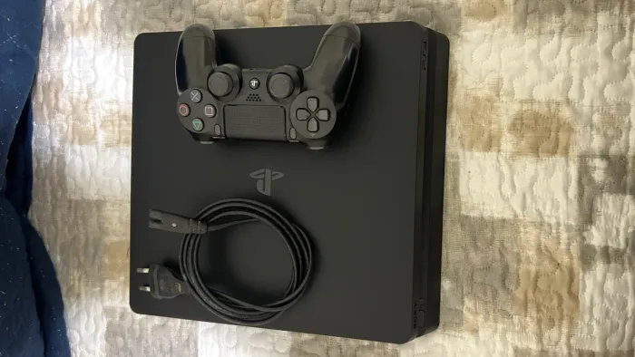 PS4 Slim - Desapego