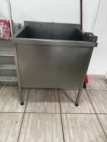 Tanque em inox grande 