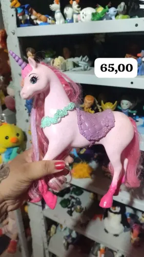 Unicórnio da Barbie Penteados