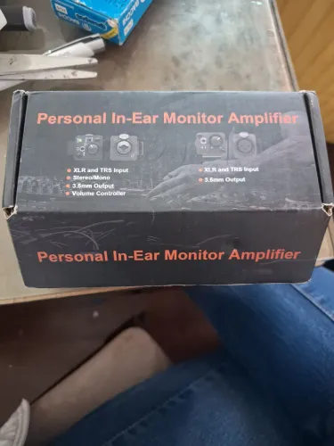 Amplificador de Monitor In-Ear Pessoal (Personal In-Ear Monitor Amplifier)