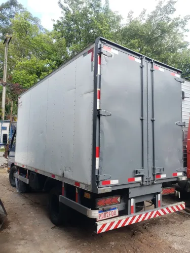 Vendo baú 4x2x2