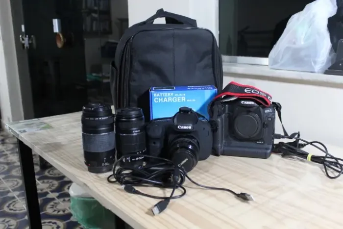 Canon 7D e Canon EOS ID Mark III Com Lentes