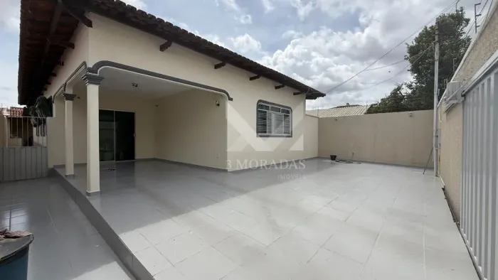 Casa 3Q na Vila Isaura ao lado do Setor Campinas